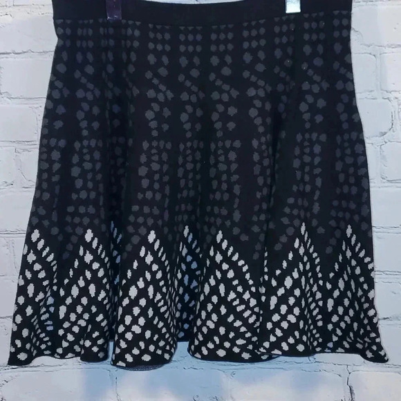 Grace Elements Dresses & Skirts - Grace Elements Skirt Sz XL Flared Black Grey Combo
